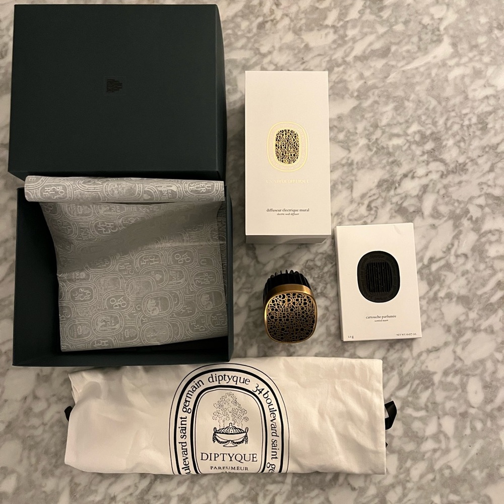 Diptyque electric wall diffuser AND Ambre Insert! NWT
